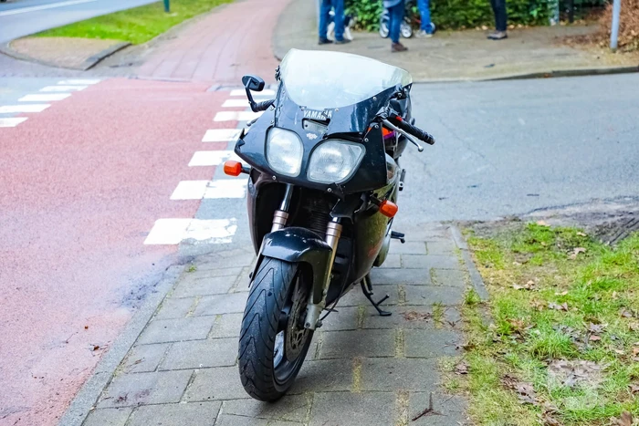 Aanrijding tussen motor en auto