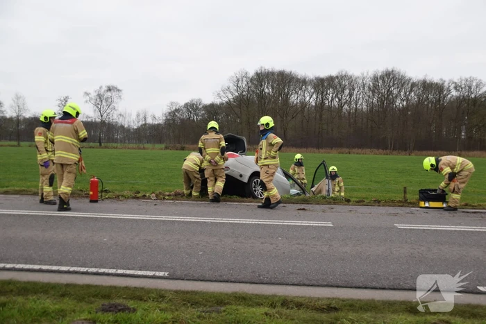 Automobilist belandt in sloot