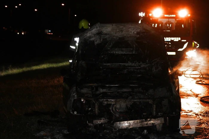Auto verwoest door brand