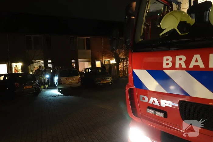 Brandweer verricht onderzoek door gaslucht