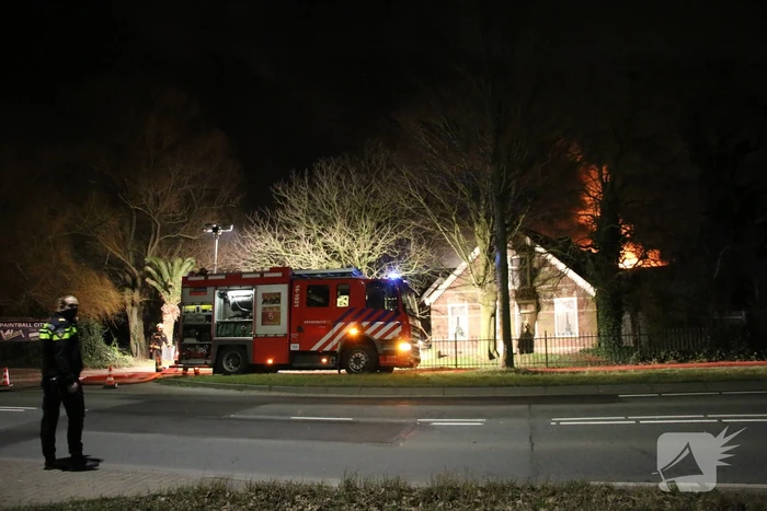 Grote uitslaande brand in bedrijfspand