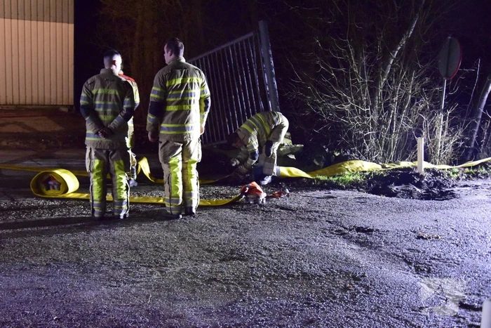 Schuur met hooi verwoest door brand