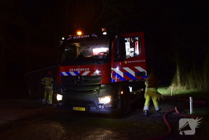 Schuur met hooi verwoest door brand