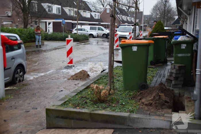 Aanleg glasvezel zorgt voor waterleidingbreuk