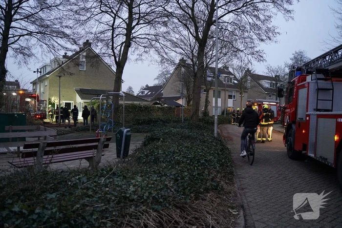 Lastige brand in kruipruimte van woning