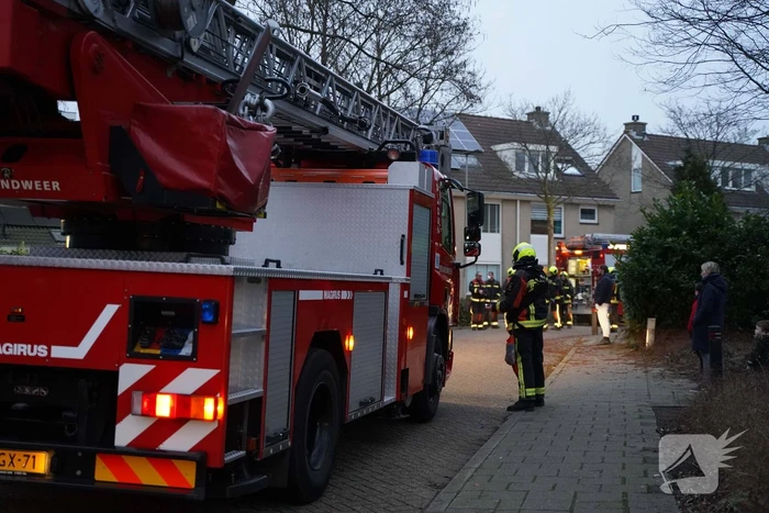 Lastige brand in kruipruimte van woning