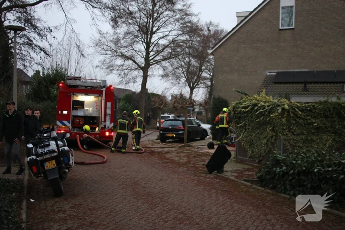 Lastige brand in kruipruimte van woning