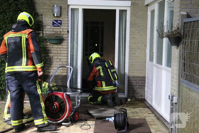 Lastige brand in kruipruimte van woning