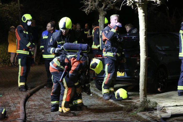 Lastige brand in kruipruimte van woning