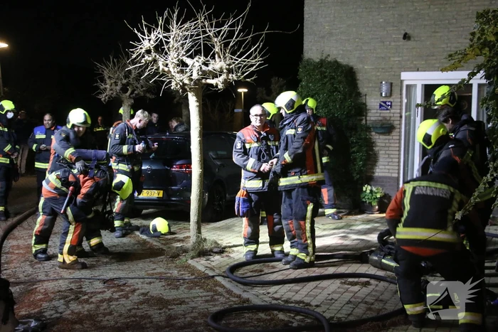 Lastige brand in kruipruimte van woning