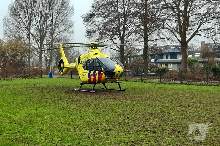 Traumahelikopter landt op hondenuitlaatplek