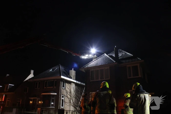Brand in schoorsteen van woning