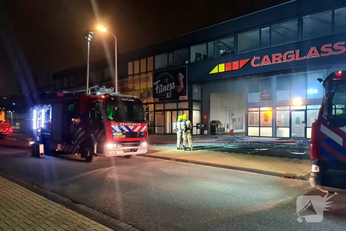 Brand in technische ruimte van bedrijfsverzamelgebouw