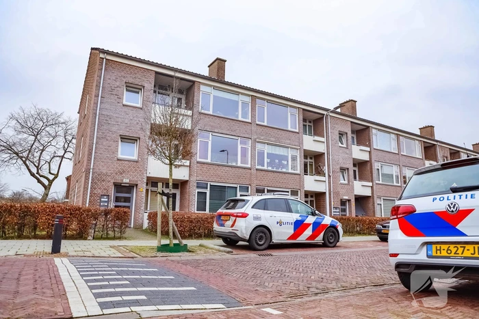 Politie doet onderzoek naar overleden persoon in woning