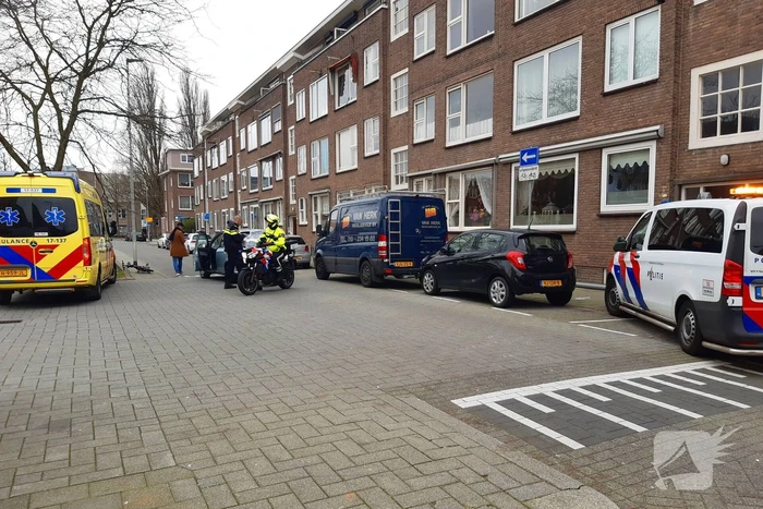 Jonge man op fiets aangereden door automobilist