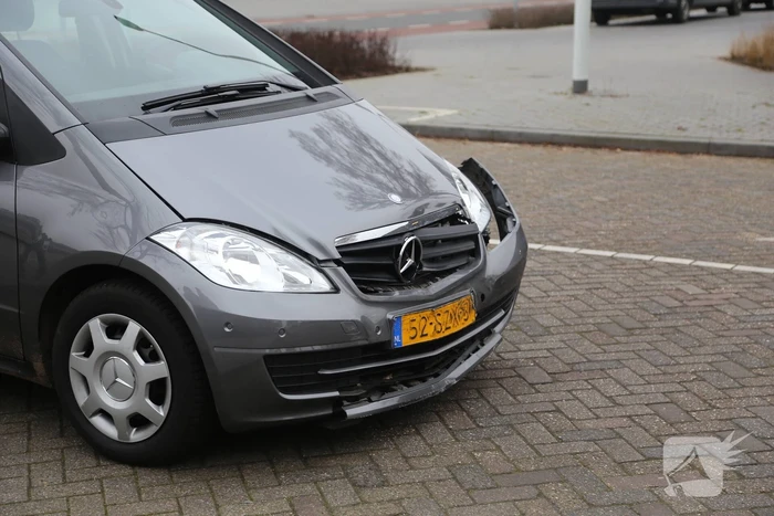 Schade aan meerdere voertuigen door ongeval