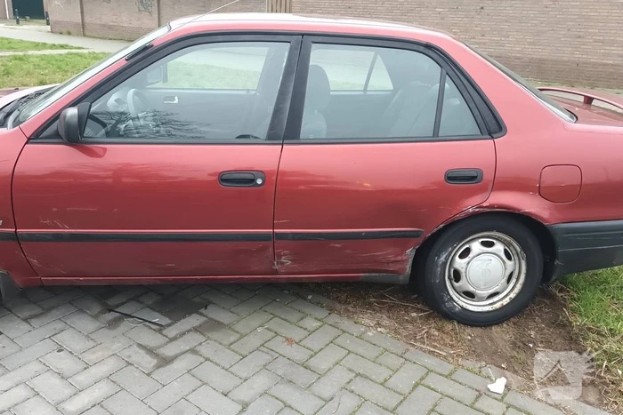 Schade aan meerdere voertuigen door ongeval