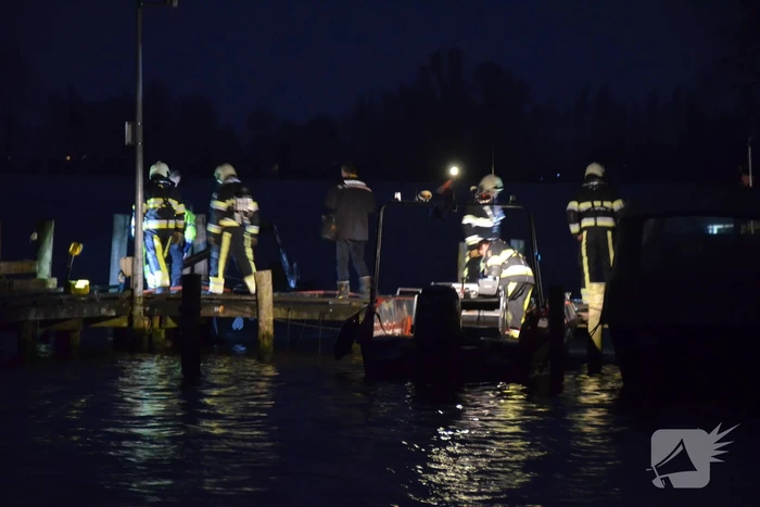 Zeilboot volledig uitbrand