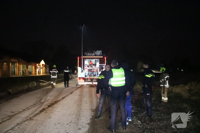 Voertuig vliegt in brand na wilde achtervolging