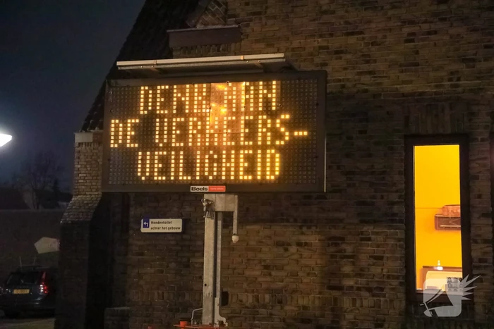 Demonstranten verzamelen zich bij Emmaüskerk in Soesterkwartier