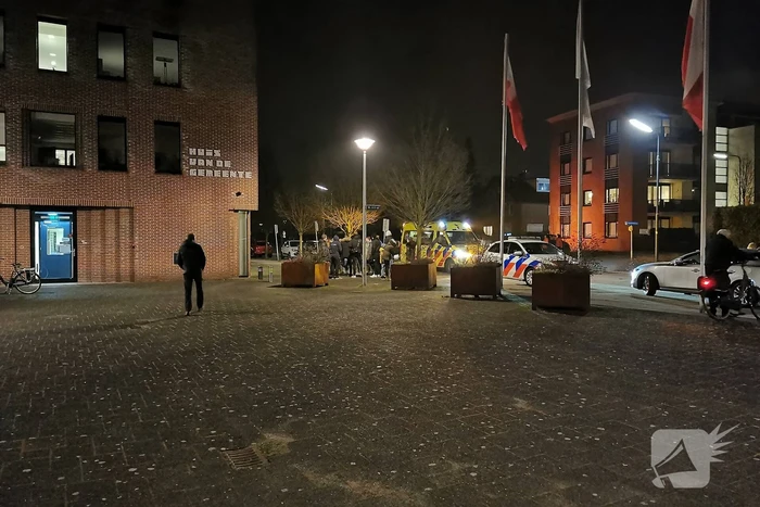 14-jarige jongen loopt naar gemeentehuis voor hulp na steekpartij