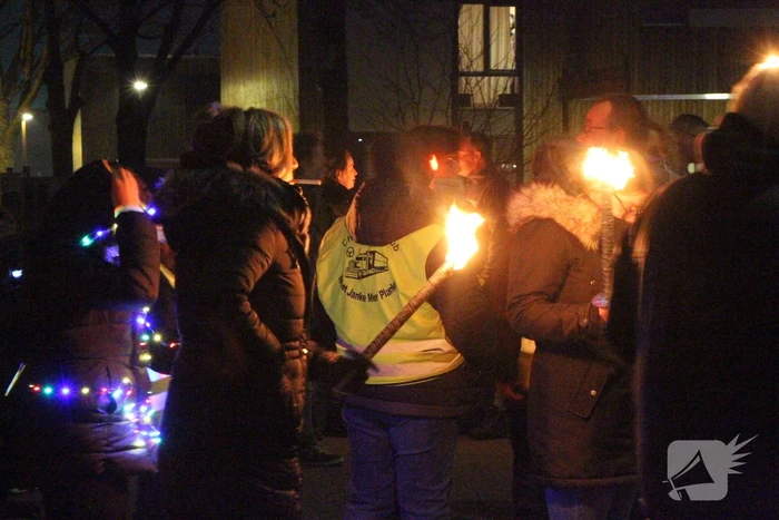 Grote opkomst bij lichtjestocht