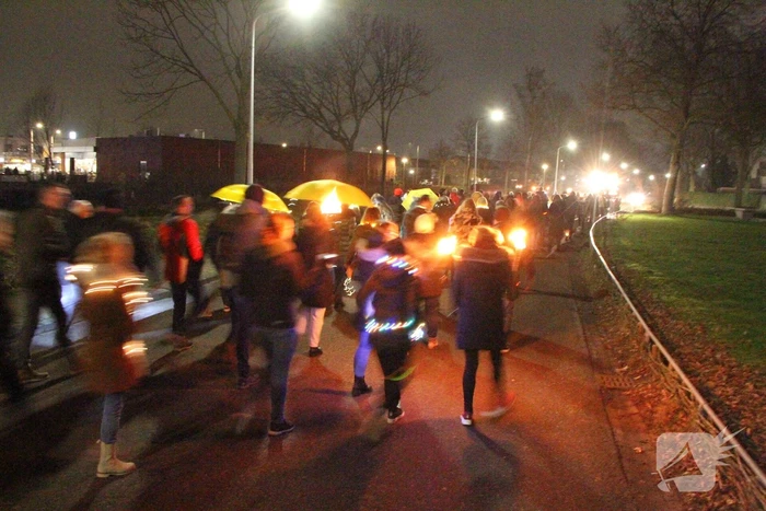 Grote opkomst bij lichtjestocht