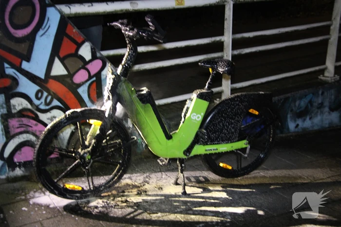 Deelfiets in brand door brandstichting