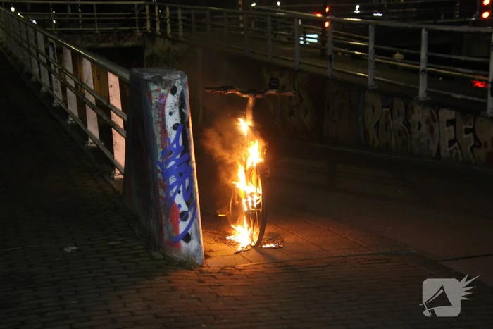 Deelfiets in brand door brandstichting