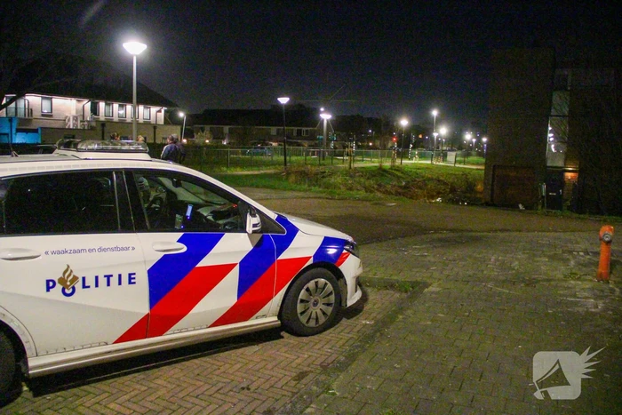Bestuurder spoorloos na auto te water