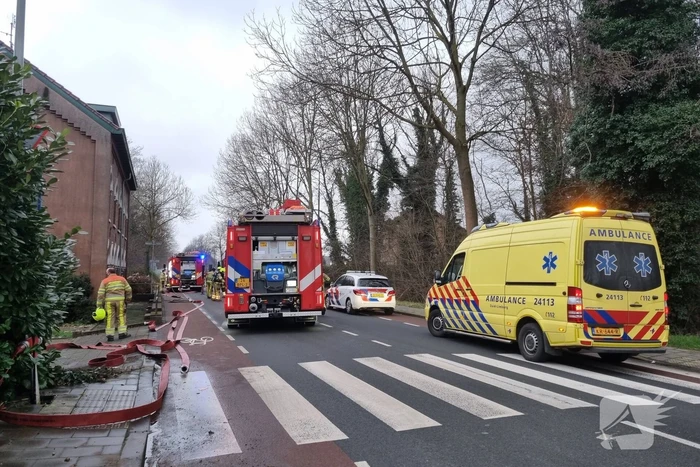 Veel rookontwikkeling bij brand in woning
