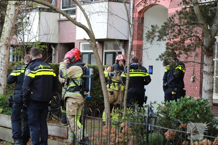 Veel politie ingezet bij vreemde lucht uit woning