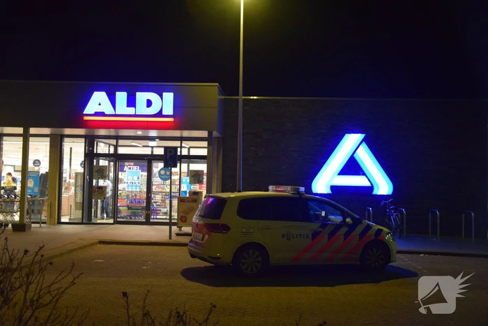 Politie doet onderzoek naar overval op supermarkt