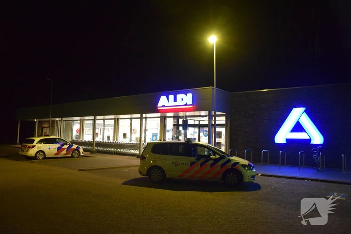 Politie doet onderzoek naar overval op supermarkt