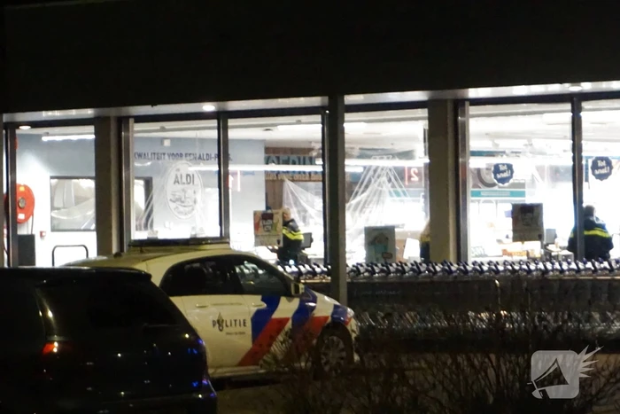 Politie doet onderzoek naar overval op supermarkt