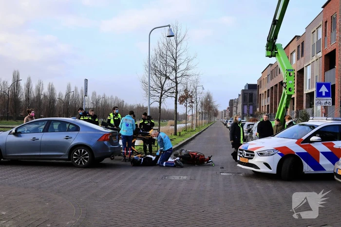Scooterrijder gewond bij botsing met auto