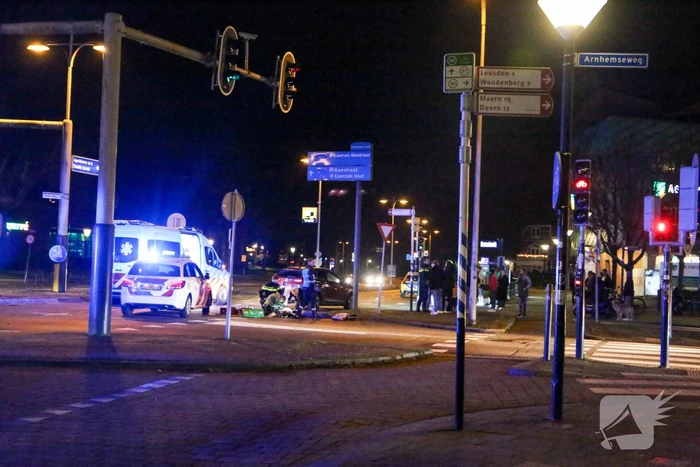 Automobilist vlucht na aanrijding met scooter