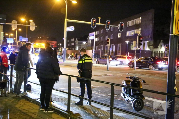 Automobilist vlucht na aanrijding met scooter