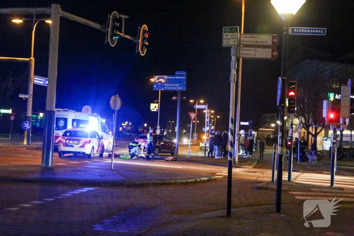 Automobilist vlucht na aanrijding met scooter