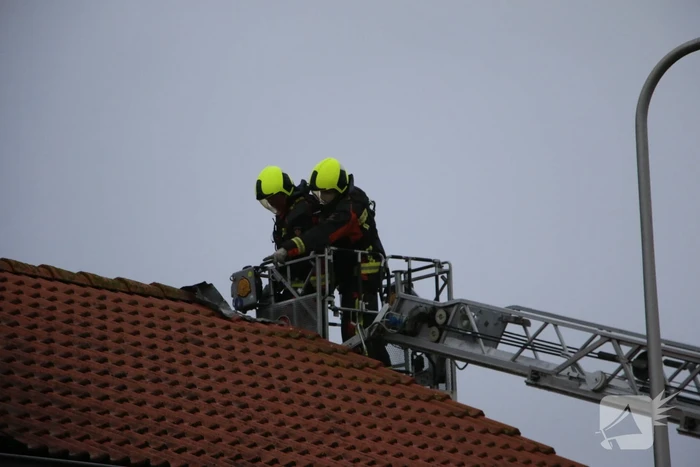 Dakpannen losgeraakt door harde wind