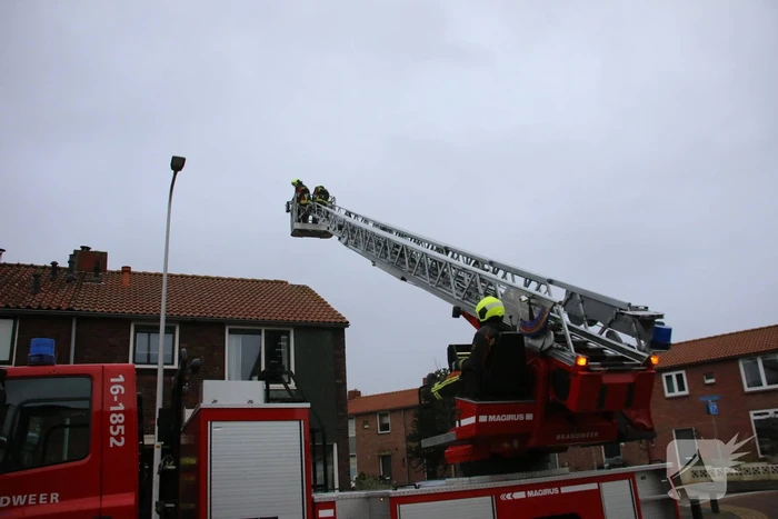 Dakpannen losgeraakt door harde wind