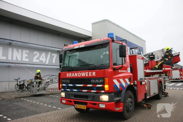 Gevelplaten Gamma losgewaaid door harde wind