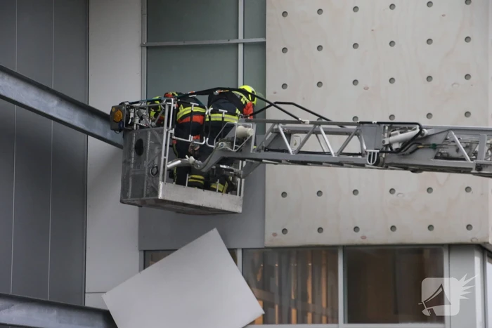 Gevelplaten Gamma losgewaaid door harde wind