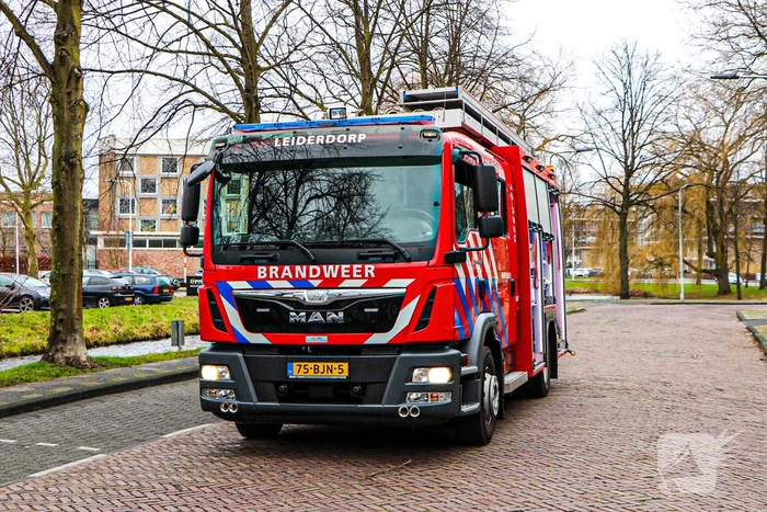 Ruit van balkondeur stuk door harde wind