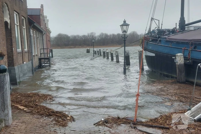 Hoog water door harde wind