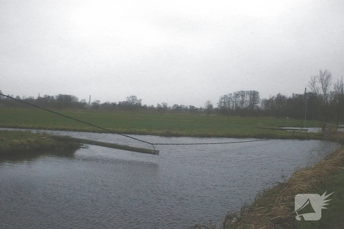 Stroompaal omgewaaid door storm