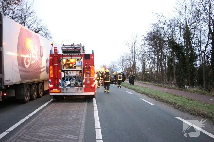 Auto op zijn kop na ongeval met voorganger