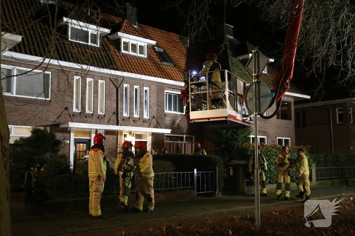Brand in schoorsteen van woning