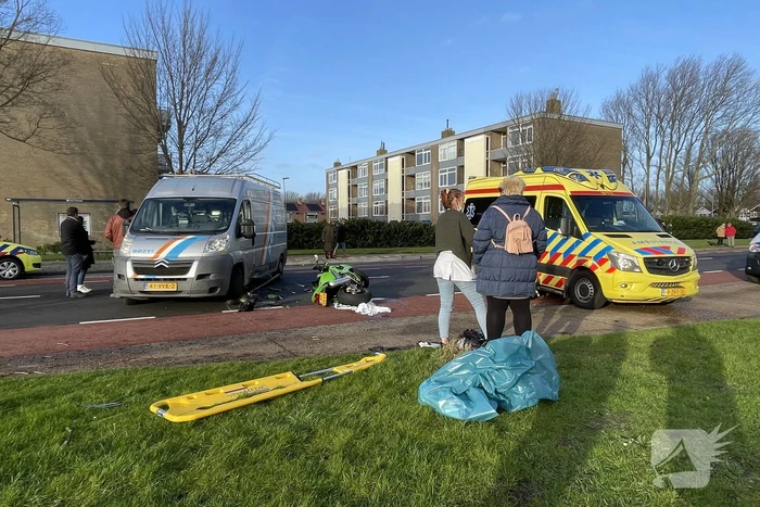 Motorrijder ernstig gewond bij botsing met bestelbus