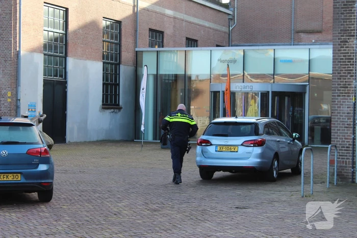 Politie en speciale eenheden doen onderzoek in meerdere objecten